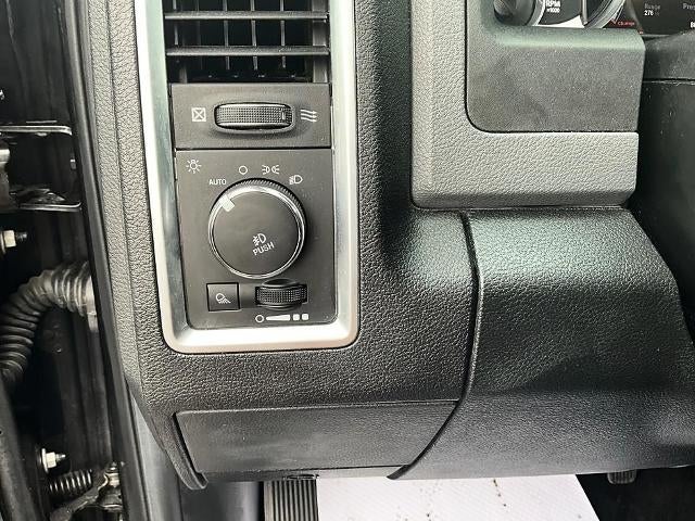 2016 RAM 1500 4WD Crew Cab 5.7 Ft Box Big Horn