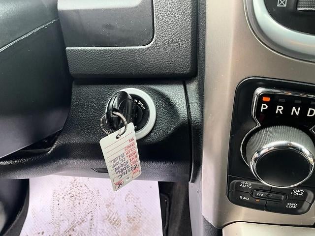 2016 RAM 1500 4WD Crew Cab 5.7 Ft Box Big Horn