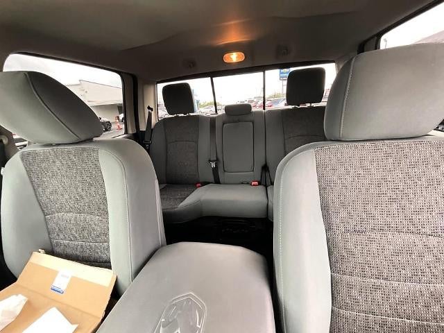2016 RAM 1500 4WD Crew Cab 5.7 Ft Box Big Horn