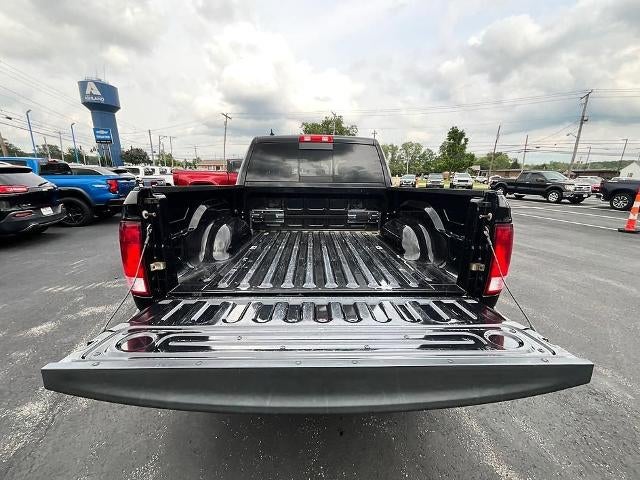 2016 RAM 1500 4WD Crew Cab 5.7 Ft Box Big Horn