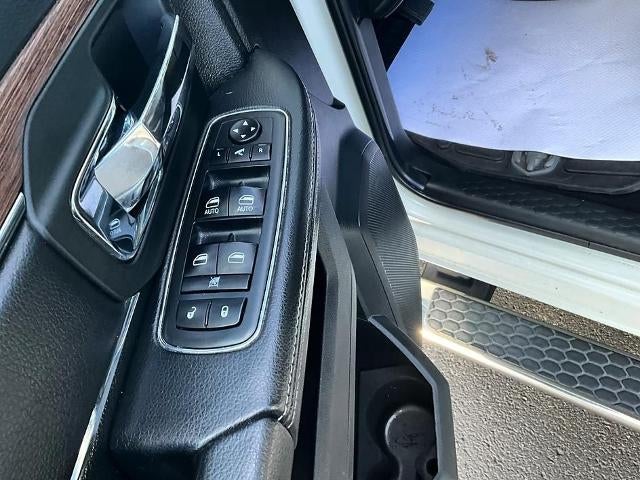 2018 RAM 1500 Laramie 4x4 Crew Cab 5'7" Box