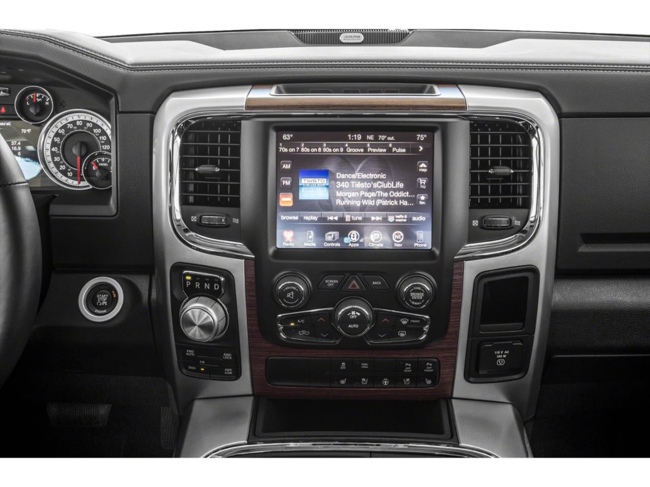 2018 RAM 1500 Laramie 4x4 Crew Cab 5'7" Box