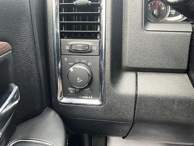 2016 RAM 1500 4WD Crew Cab 5.7 Ft Box Laramie