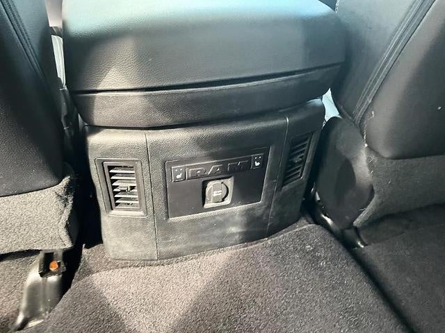 2016 RAM 1500 4WD Crew Cab 5.7 Ft Box Laramie