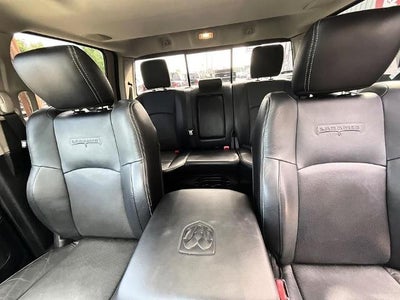 2016 RAM 1500 4WD Crew Cab 5.7 Ft Box Laramie
