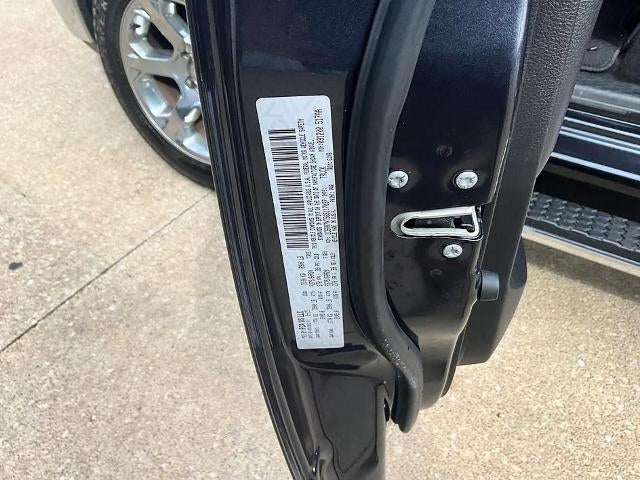 2016 RAM 1500 4WD Crew Cab 5.7 Ft Box Laramie