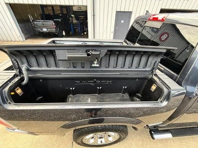 2016 RAM 1500 4WD Crew Cab 5.7 Ft Box Laramie