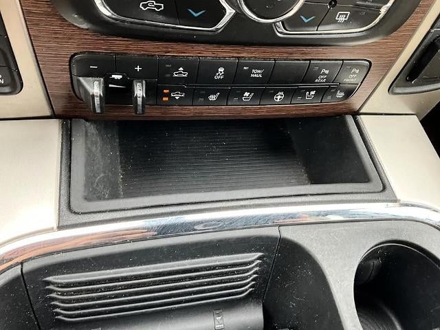 2017 RAM 1500 Laramie 4x4 Crew Cab 6'4" Box