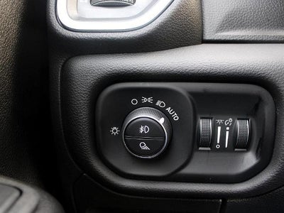 2025 RAM 1500 Big Horn 4x4 Crew Cab 5'7" Box