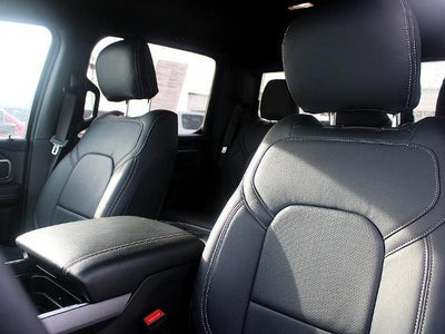 2025 RAM 1500 Big Horn 4x4 Crew Cab 5'7" Box