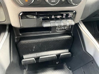 2022 RAM 1500 Big Horn 4x4 Crew Cab 5'7" Box