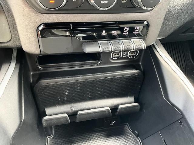 2022 RAM 1500 Big Horn 4x4 Crew Cab 5'7" Box