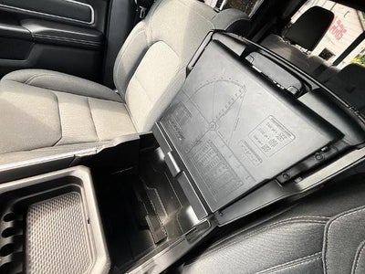 2022 RAM 1500 Big Horn 4x4 Crew Cab 5'7" Box