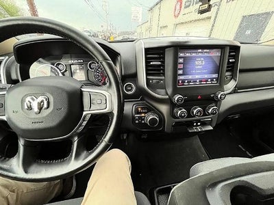 2020 RAM 1500 Big Horn 4x4 Quad Cab 6'4" Box