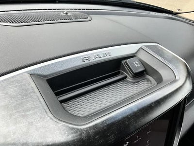 2020 RAM 1500 Big Horn 4x4 Quad Cab 6'4" Box