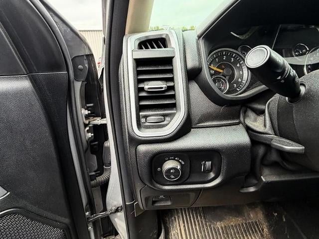 2020 RAM 1500 Big Horn 4x4 Quad Cab 6'4" Box