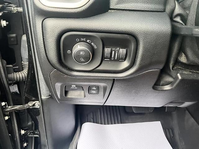 2019 RAM 1500 Big Horn/Lone Star 4x4 Crew Cab 5'7" Box