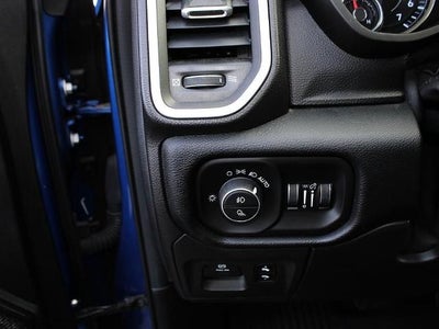 2019 RAM 1500 Big Horn/Lone Star 4x4 Crew Cab 5'7" Box