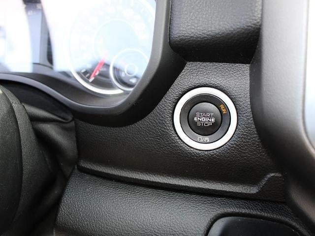 2019 RAM 1500 Big Horn/Lone Star 4x4 Crew Cab 5'7" Box