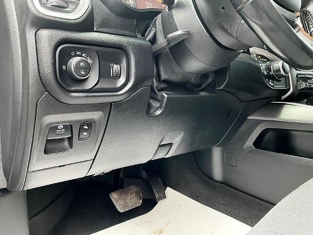 2020 RAM 1500 Big Horn 4x4 Crew Cab 5'7" Box