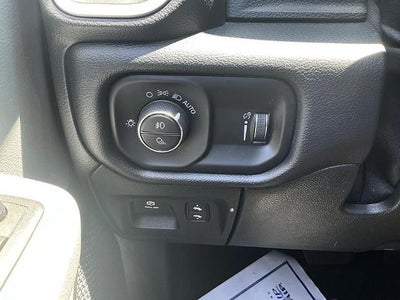 2020 RAM 1500 Big Horn 4x4 Crew Cab 5'7" Box