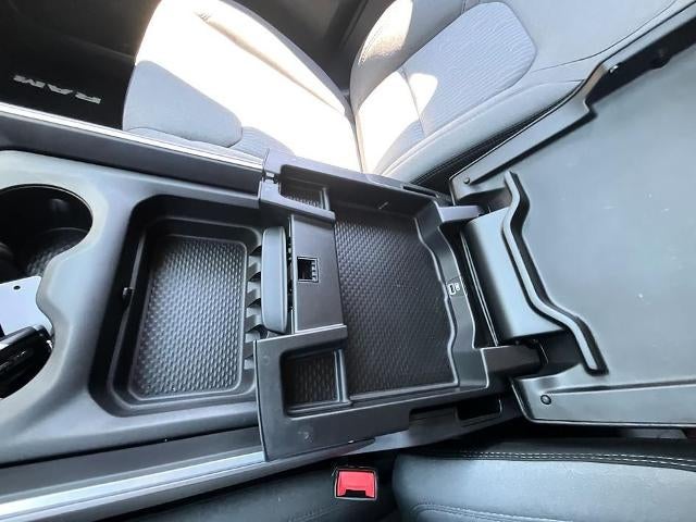 2020 RAM 1500 Big Horn 4x4 Crew Cab 5'7" Box