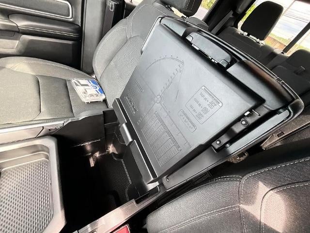 2021 RAM 1500 Big Horn 4x4 Crew Cab 5'7" Box