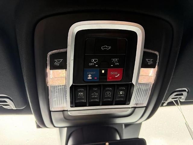 2022 RAM 1500 Laramie 4x4 Crew Cab 5'7" Box