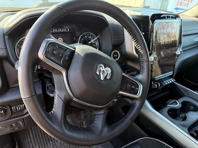 2020 RAM 1500 Laramie 4x4 Crew Cab 5'7" Box