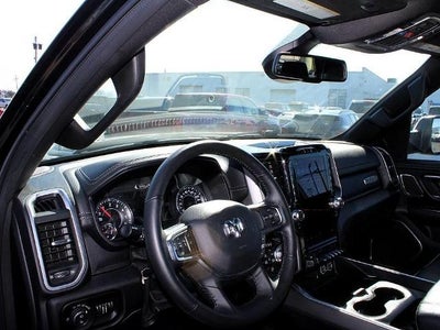 2020 RAM 1500 Laramie 4x4 Crew Cab 5'7" Box