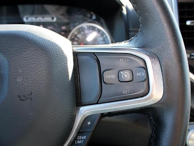 2020 RAM 1500 Laramie 4x4 Crew Cab 5'7" Box