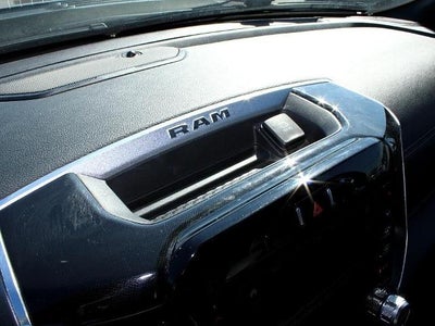 2020 RAM 1500 Laramie 4x4 Crew Cab 5'7" Box