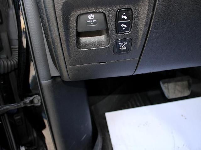 2020 RAM 1500 Laramie 4x4 Crew Cab 5'7" Box