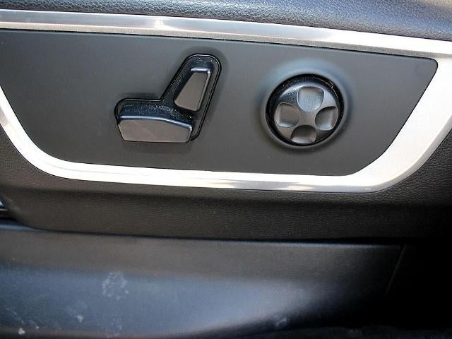 2020 RAM 1500 Laramie 4x4 Crew Cab 5'7" Box