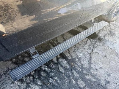 2020 RAM 1500 Laramie 4x4 Crew Cab 5'7" Box