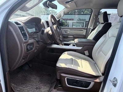 2020 RAM 1500 Laramie 4x4 Crew Cab 5'7" Box