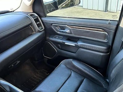 2019 RAM 1500 Laramie 4x4 Crew Cab 5'7" Box