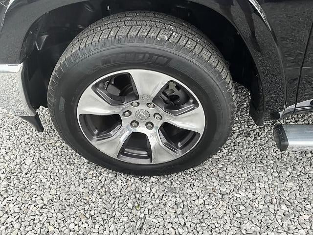 2019 RAM 1500 Laramie 4x4 Crew Cab 5'7" Box