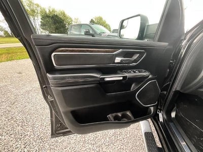 2019 RAM 1500 Laramie 4x4 Crew Cab 5'7" Box