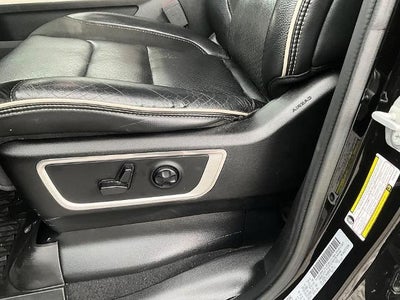 2019 RAM 1500 Laramie 4x4 Crew Cab 5'7" Box