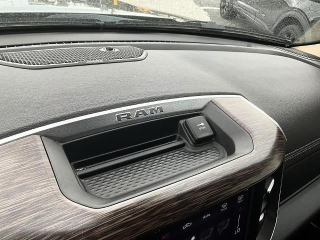 2019 RAM 1500 Laramie 4x4 Crew Cab 5'7" Box
