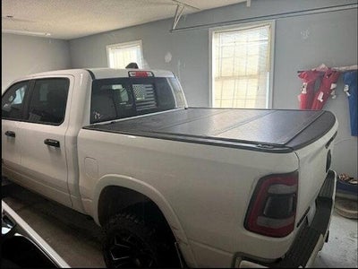2020 RAM 1500 Laramie 4x4 Crew Cab 5'7" Box
