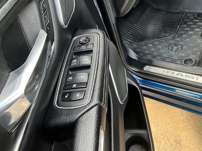 2022 RAM 1500 Laramie 4x4 Crew Cab 5'7" Box