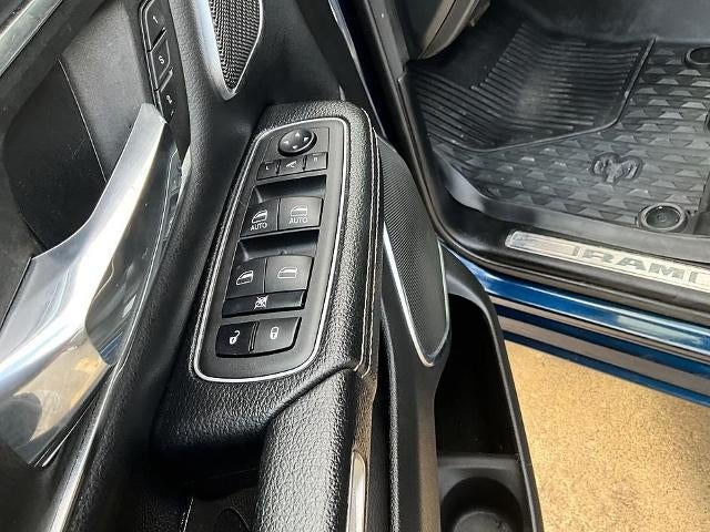 2022 RAM 1500 Laramie 4x4 Crew Cab 5'7" Box