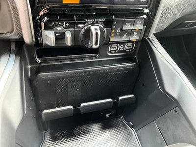 2022 RAM 1500 Laramie 4x4 Crew Cab 5'7" Box