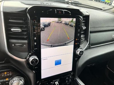 2022 RAM 1500 Laramie 4x4 Crew Cab 5'7" Box