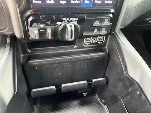 2022 RAM 1500 Laramie 4x4 Crew Cab 5'7" Box