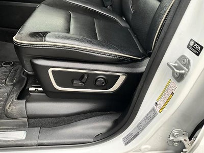 2022 RAM 1500 Laramie 4x4 Crew Cab 5'7" Box