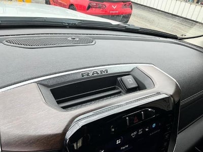 2022 RAM 1500 Laramie 4x4 Crew Cab 5'7" Box
