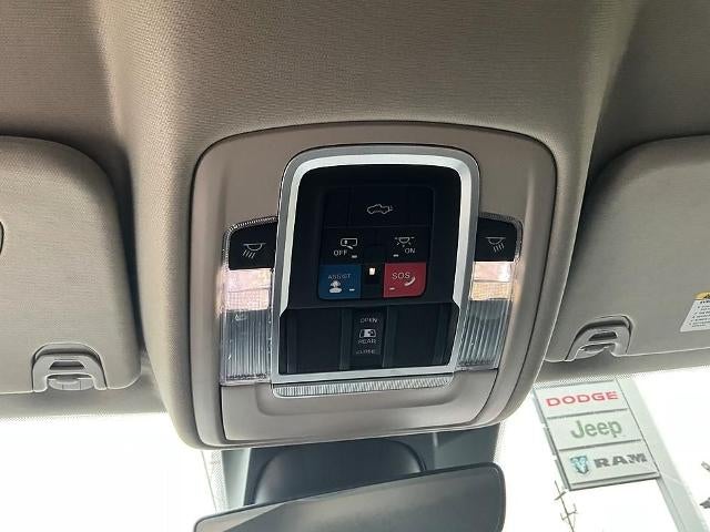 2022 RAM 1500 Laramie 4x4 Crew Cab 5'7" Box